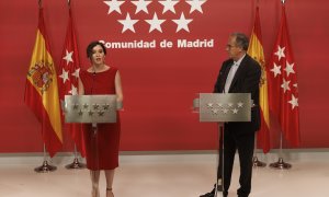 La Presidenta de la Comunidad de Madrid, Isabel Díaz Ayuso, y el Consejero de Educación, Universidades, Ciencia y Portavoz del Gobierno, Enrique Ossorio, comparecen este lunes en rueda de prensa.