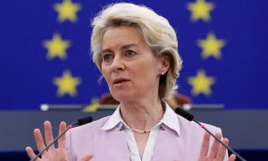 La presidenta de la Comisión Europea, Ursula von der Leyen, pronuncia un discurso en mayo de 2022, en el Parlamento Europeo en Estrasburgo.