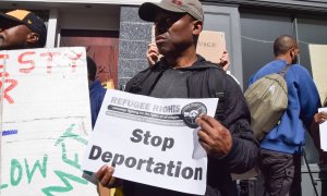 Una manifestación en contra de las deportaciones a Ruanda