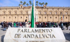 La presidenta del Parlamento, Marta Bosquet, durante el acto de izado de la bandera, en la celebración en el Parlamento del pleno institucional por el Día de Andalucía a 28 de febrero del 2022 en Sevilla .