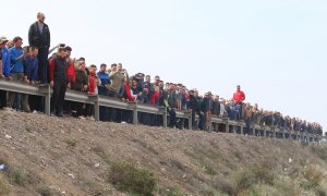 Agricultores cortan la A-7 en El Ejido (Almería) en una  protesta .