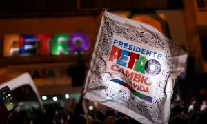 Los seguidores de Gustavo Petro celebran su victoria en las elecciones presidenciales de Colombia, en Cali. REUTERS/David Lombeida
