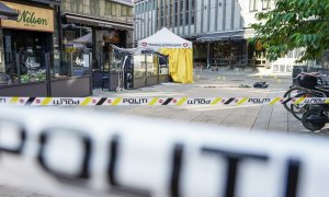 24/06/2022 La zona donde se ha producido el tiroteo en el pub gay de Oslo, acordonada por la Policía