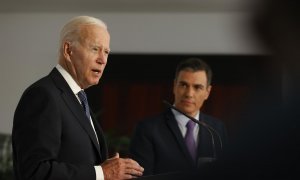 El presidente de Estados Unidos, Joe Biden, y el presidente del gobierno de España Pedro Sánchez, este martes durante la comparecencia celebrada en el Palacio de la Moncloa.