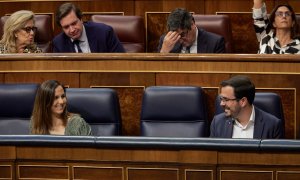 La ministra de Derechos Sociales y Agenda 2030, Ione Belarra, y el ministro de Consumo, Alberto Garzón, en una sesión plenaria, en el Congreso de los Diputados, a 30 de junio de 2022.