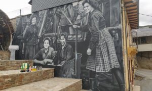 Mural de Libertad Aurora y otras tres compañeras mineras