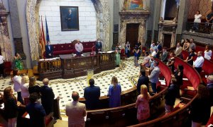 Minuto de silencio por el aniversario del asesinato de Miguel Ángel Blanco, sin el PP, Cs y Vox, en el pleno del Ayuntamiento de València este miércoles 13 de julio de 2022.
