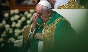 El Papa Francisco dirige una Santa Misa para la comunidad congoleña en Roma en la Basílica de San Pedro.