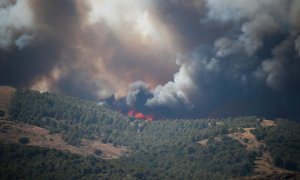 El incendio en el término municipal de Ateca (Zaragoza) se ha extendido a Moros.