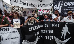 (24/3/2021) Ciudadanos argentinos protestan durante el día  de la Memoria por la Verdad y la Justicia, a 24 de marzo de 2021 (Archivo).