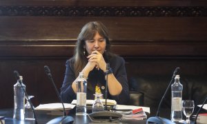 Laura Borràs, durant la reunió de la Mesa del Parlament en la qual ERC, PSC i CUP han votat la seva suspensió com a presidenta de la institució.