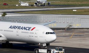 Un avión de Air France en el aeropuerto Charles de Gaulle de París.
