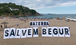 Imatges de la protesta a Sa Riera, Begur.