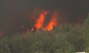 Dramáticas imágenes de la lucha contra el fuego que asola el término municipal de Verín, en Ourense