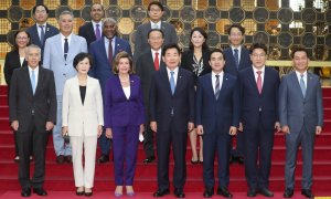(4/8/22) La representante de la Cámara de Representantes de EEUU, Nancy Pelosi, se reúne en Seúl con altos funcionarios de la Asamblea Nacional de Corea del Sur, a 4 de agosto de 2022.