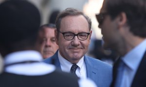 05/08/2022. Kevin Spacey a su llegada a un tribunal de Londres, que lo ha acusado de cinco delitos sexuales, a 14 de julio de 2022.