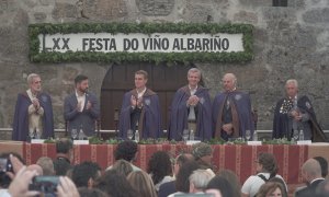 8/8/22 Feijóo, en el centro, con Rueda a su izquierda, el pasado domingo en la Feria do Albariño de Cambados.