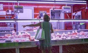 Un estante de carne en el Mercado Municipal de Pacífico, a 6 de agosto de 2022, en Madrid.