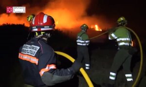 Desalojan cuatro aldeas y un camping por el incendio en la zona de Bejís, Castellón