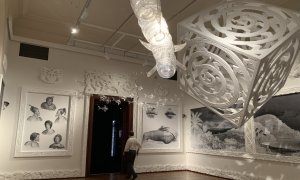 (9/8/22) La exposición escultórica "Oceans. Collections. Reflections" en el Museo Etnográfico de Viena, a 9 de agosto de 2022.