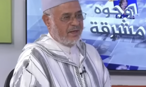 Ahmed Raissouni, presidente de la Unión Internacional de Académicos Musulmanes, en una captura e su entrevista.