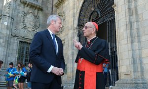 17/8/22 El presidente de la Xunta, Alfonso Rueda, y el cardenal arzobispo de Barcelona y presidente de la Conferencia Episcopal, Juan José Omella, el pasado 6 de agosto en Santiago.