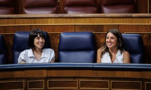 25/08/2022. La ministra de Ciencia e Innovación, Diana Morant, junto a la ministra de Igualdad, Irene Montero, en el Congreso de los Diputados, a 25 de agosto de 2022.
