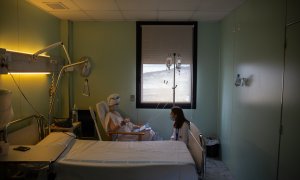 23/04/2020-Una paciente del Hospital Vall d'Hebrón en Barcelona el 23 de abril de 2020.