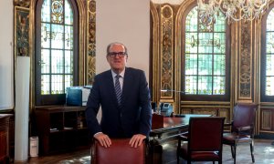 El defensor del Pueblo de España, Ángel Gabilondo, posa después de una entrevista para Europa Press