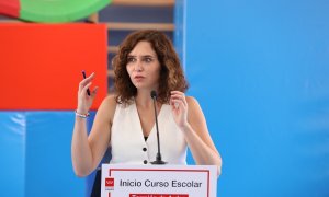 La presidenta de la Comunidad de Madrid, Isabel Díaz Ayuso, interviene en la inauguración del curso escolar, a 7 de septiembre de 2022, en Torrejón de Ardoz, Madrid.