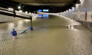 La M-30, inundada a su paso por Marqués de Vadillo.