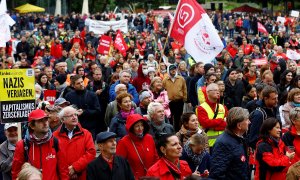 Ciudadanos austriacos se manifiestan contra la subida de precios en las calles de Viena tras la convocatoria del sindicato OeGB.