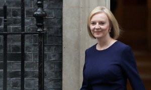 26/09/2022. La primera ministra de Reino Unido, Liz Truss, en la entrada de  Downing Street, a 23 de septiembre de 2022.