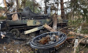 01/10/2022 Un vehículo militar ruso destruido en la región ucraniana de Járkov