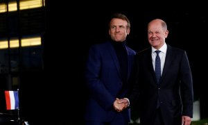 05/10/2022. El canciller alemán, Olaf Scholz, da la bienvenida al presidente francés Emmanuel Macron, en Berlín, a 3 de octubre de 2022.