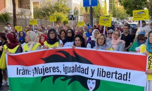 Concentración por los derechos de las mujeres frente a la embajada de Irán