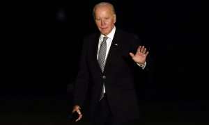 El presidente de los Estados Unidos, Joe Biden, llega al jardín sur de la Casa Blanca después de visitar Nueva York y Nueva Jersey.