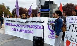 Un momento de la manifestación contra los gritos machistas de los residentes del Colegio Mayor Elías Ahúja.