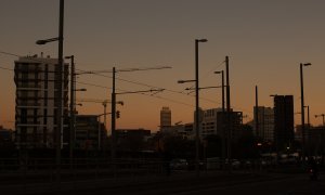 Grúas junto a edificios en construcción en Barcelona. E.P./David Zorrakino