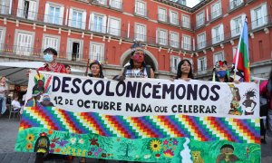 Varias personas participan en una manifestación contra el Día de la Hispanidad, el pasado 12 de octubre de 2021.