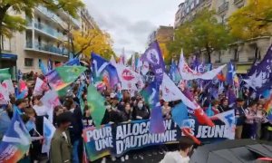 La Francia Insumisa de Mélenchon sale a la calle en plena huelga de refinerías y a 48 horas de paros nacionales