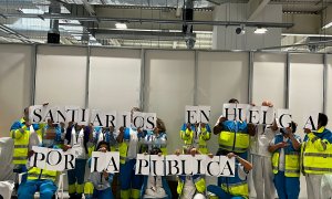 Imagen de unos sanitarios horas previas a la reunión entre Gobierno y Comité de Huelga.