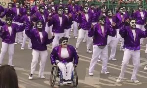 Miles de personas acuden al espectacular Desfile de los Muertos en Ciudad de México