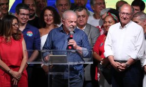 Lula da Silva ofrece un discurso este domingo en Sao Paulo tras ganar las elecciones de Brasil.
