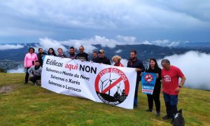 4/11/22 Protesta contra la instalación de megageneradores eólicos en la Serra do Larouco.