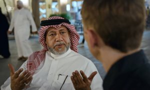 El embajador del Mundial de Catar y exinternacional Khalid Salman en su entrevista con ZDF.