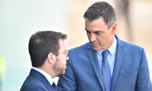 EL presidente del Gobierno de España, Pedro Sánchez, con el president de la Generalitat, Pere Aragonès.