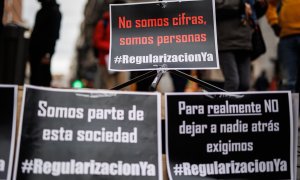 Concentración para exigir la regularización de todas las personas migrantes en situación administrativa irregular, a 19 de febrero de 2022, en Madrid (España).