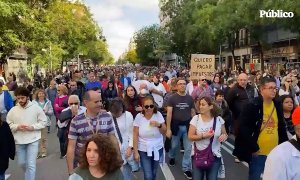 Los y las madrileñas desbordan la capital para exigir a Ayuso que "rectifique" su plan para las Urgencias extrahospitalarias