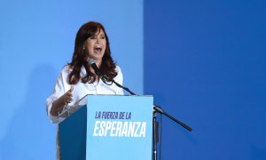 La vicepresidenta argentina, Cristina Fernández de Kirchner, pronuncia hoy un discurso durante la conmemoración del 50 aniversario del retorno del expresidente Juan Domingo Perón tras 17 años de exilio